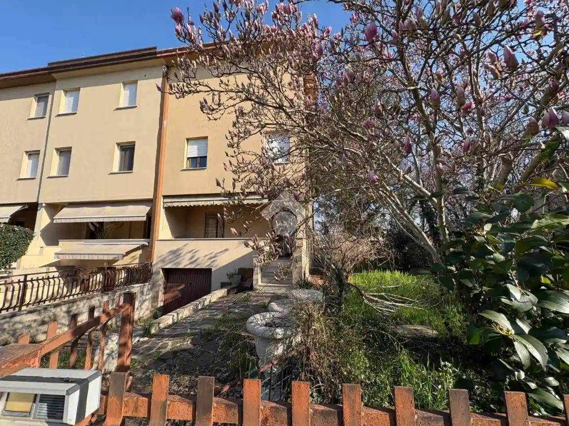 Villetta a schiera in vendita a Bastia Umbra