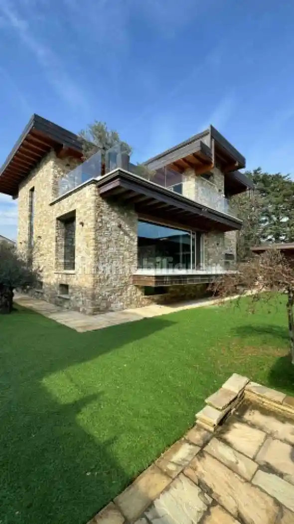 Villa in vendita a Monza