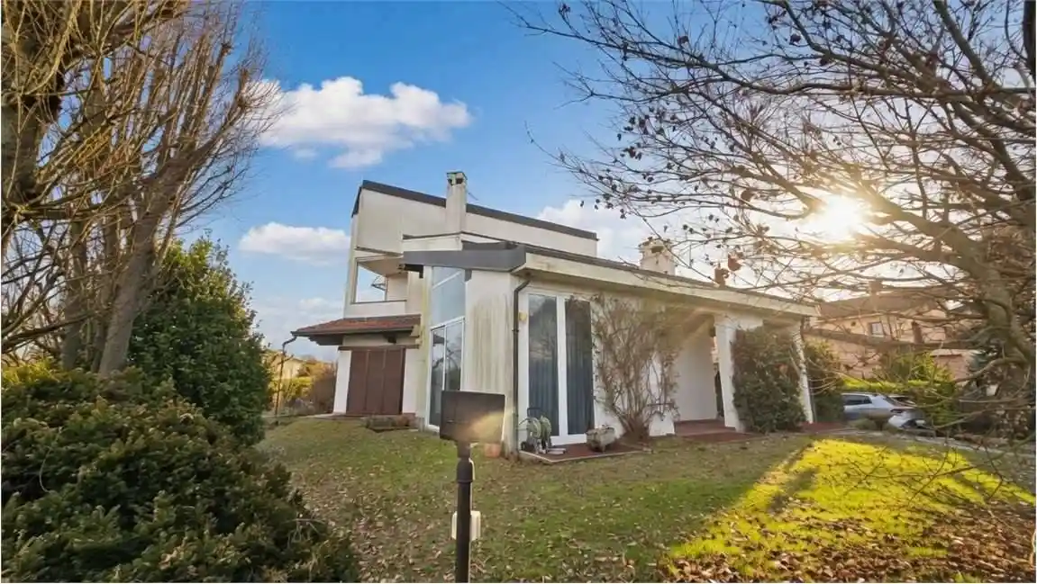 Villa in vendita a Castelletto Sopra Ticino