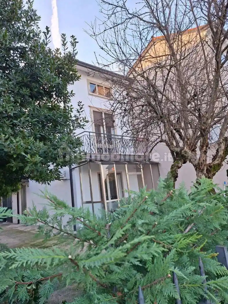 Casa indipendente in affitto a Longare