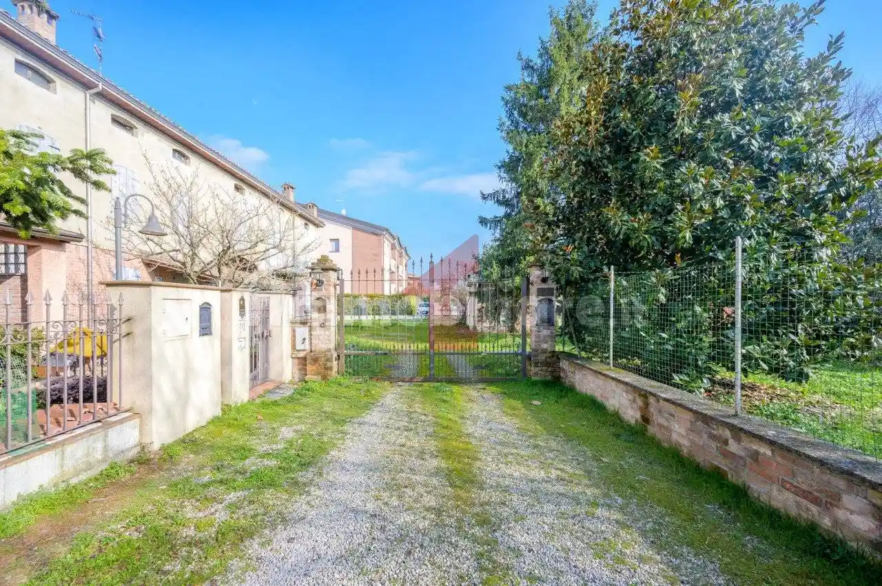 Rustico - Casale in vendita a Fontevivo