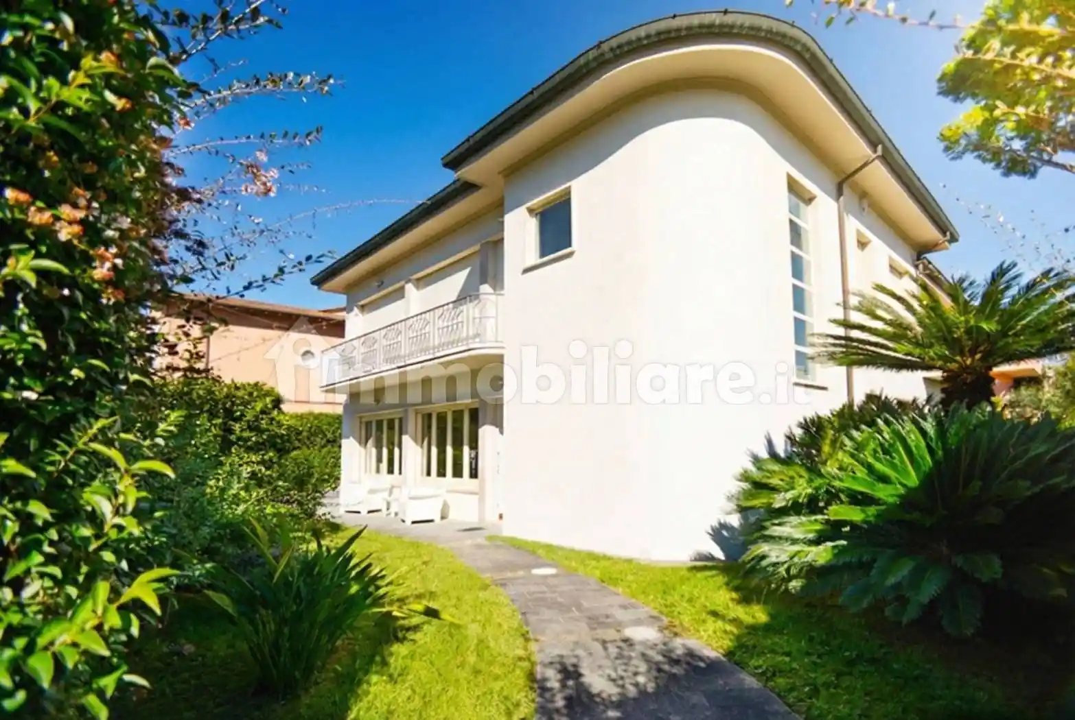 Villa in vendita a Viareggio