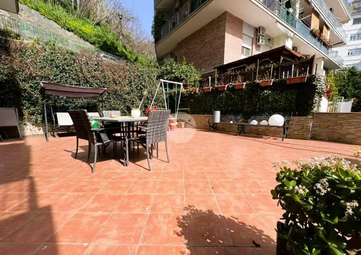 Appartamento in vendita a Napoli