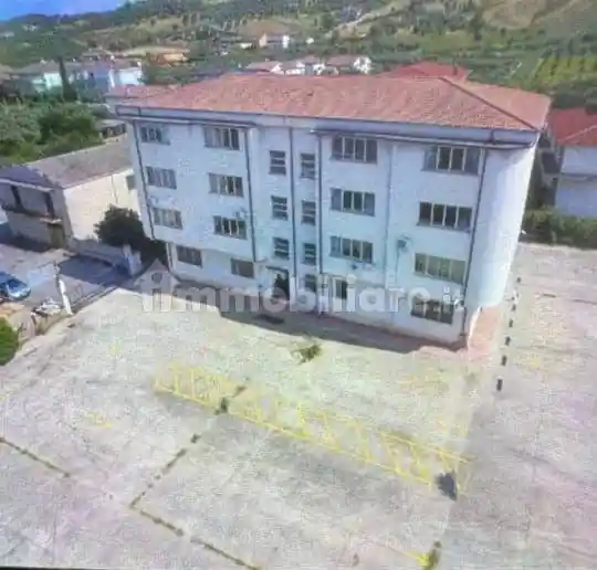 Palazzo - Edificio in vendita a Crosia