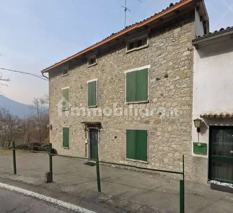 Casa indipendente in vendita a Calestano