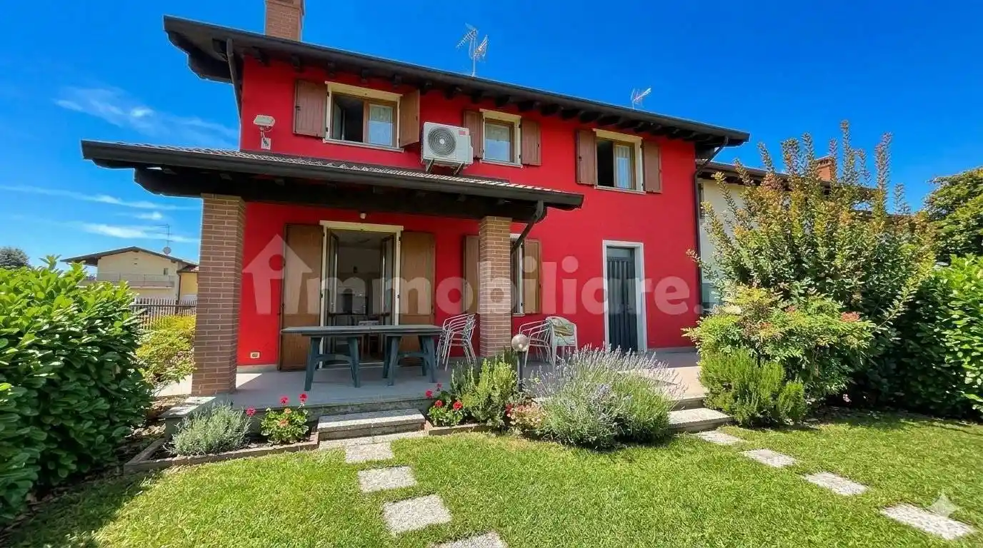 Villa in vendita a San Cipriano Po