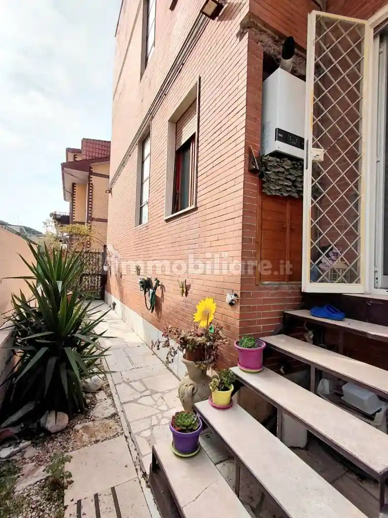 Appartamento in vendita a Guidonia Montecelio