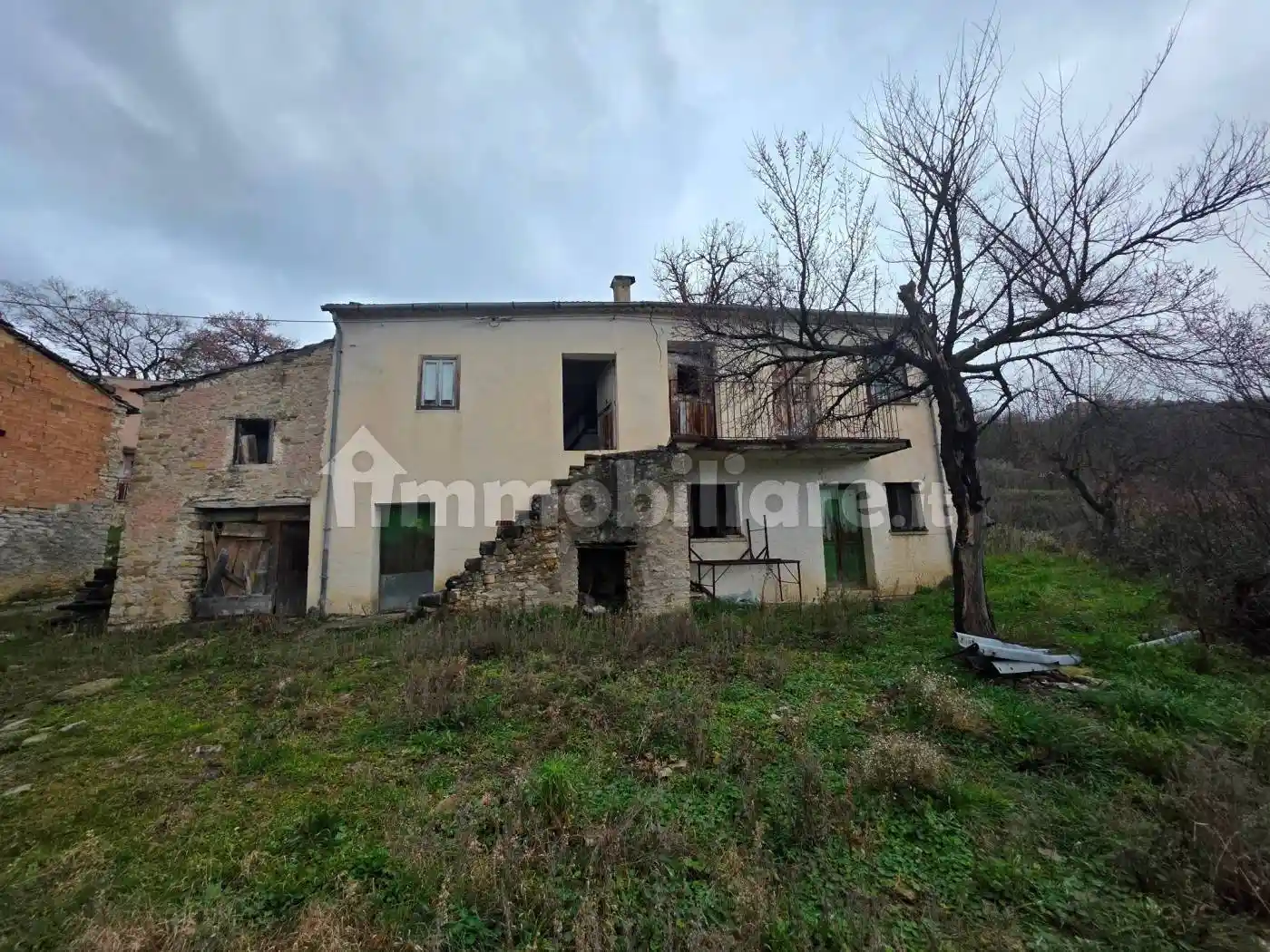 Rustico - Casale in vendita a Macchiagodena
