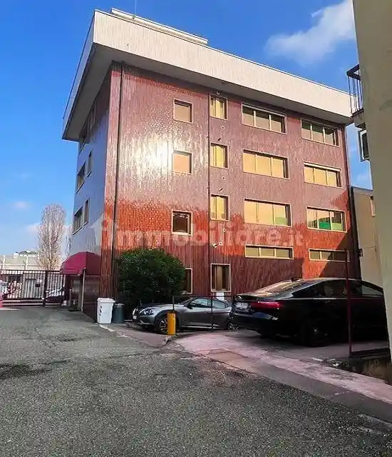 Palazzo - Edificio in affitto a Milano