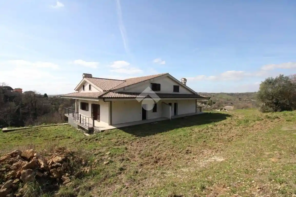 Villa in vendita a Castelnuovo di Porto