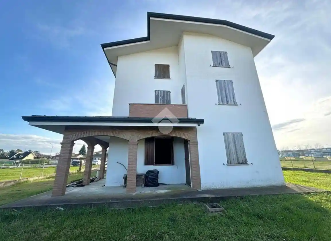 Villa in vendita a San Possidonio