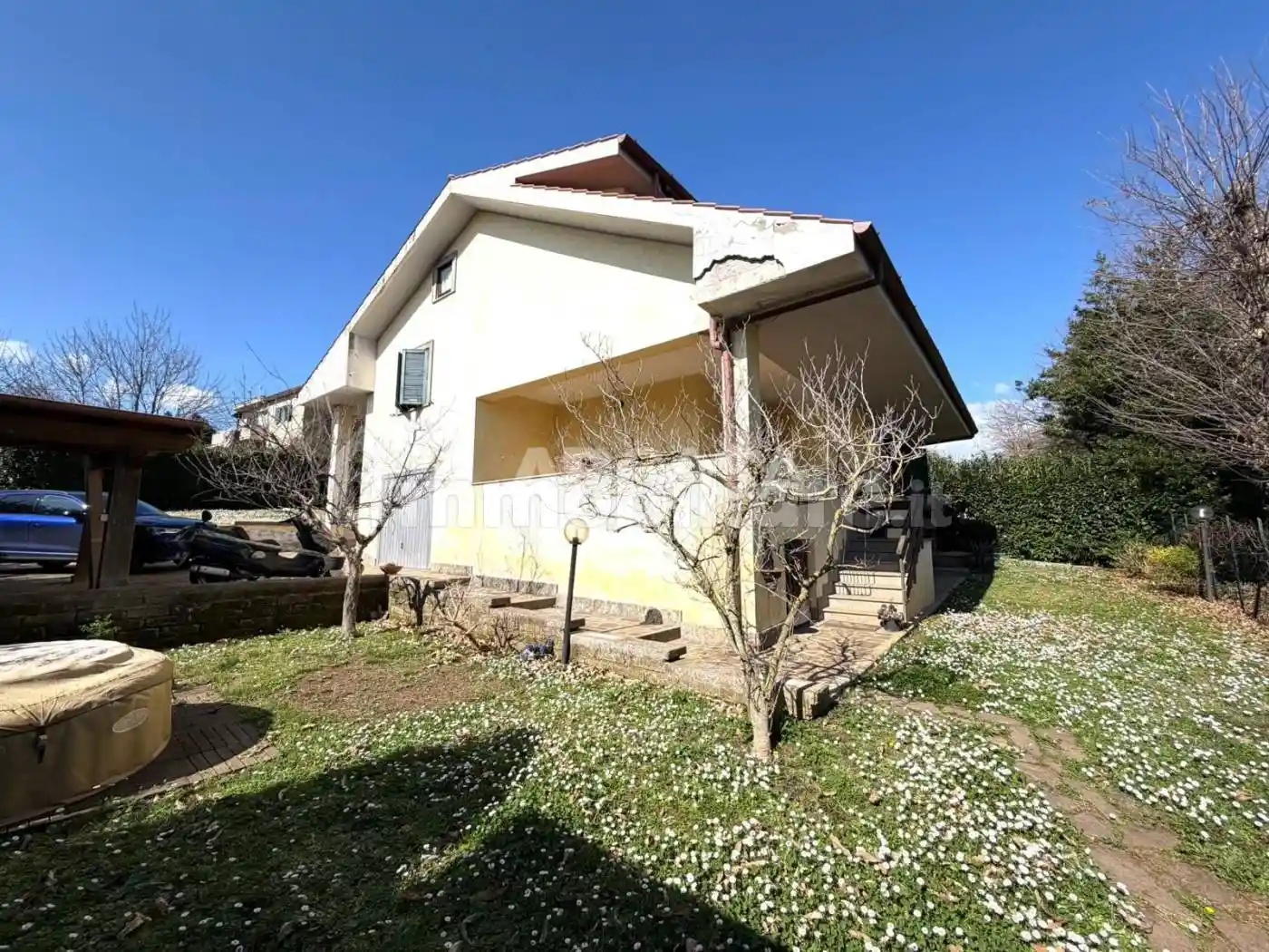 Villa in vendita a Lariano