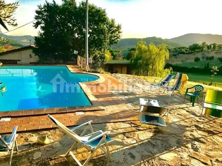 Rustico - Casale in vendita a Perugia