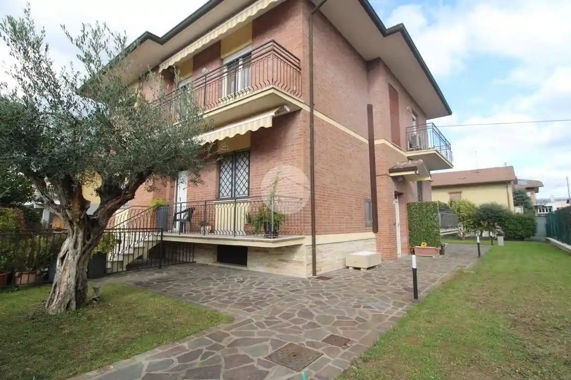 Casa indipendente in vendita a Cesena