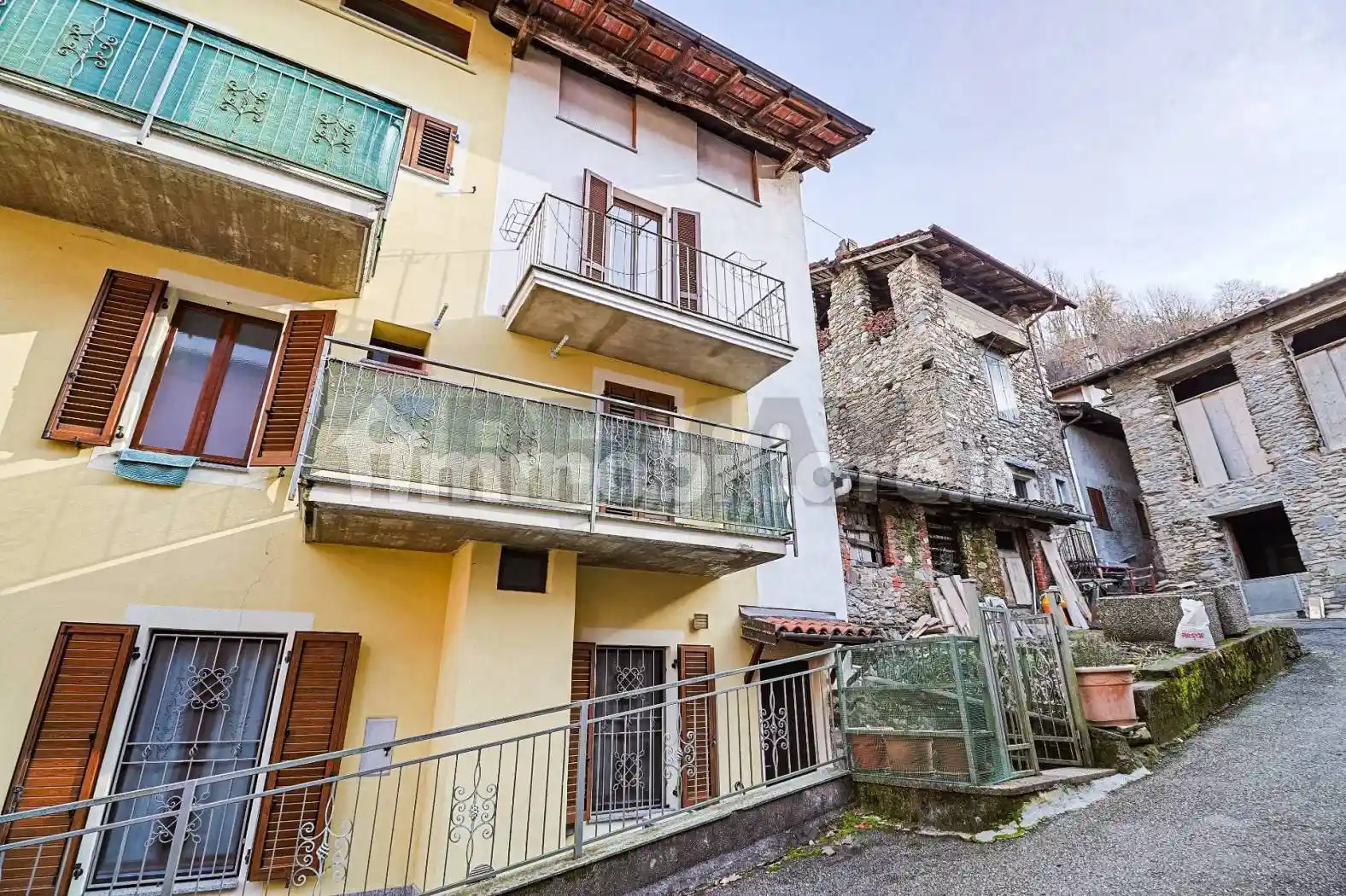 Casa indipendente in vendita a Cremenaga