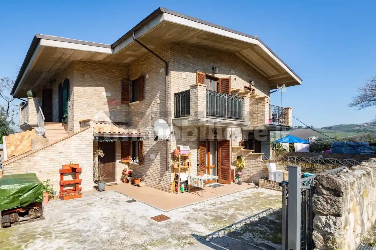 Appartamento in vendita a Casalincontrada