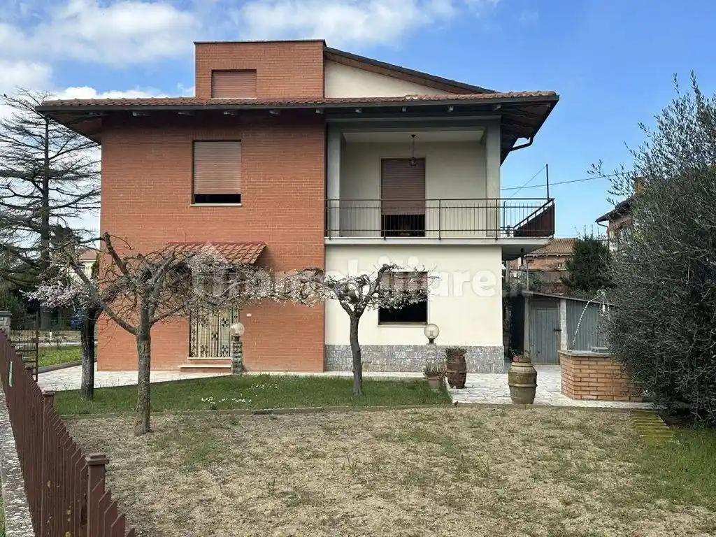 Villa in vendita a Castiglione del Lago