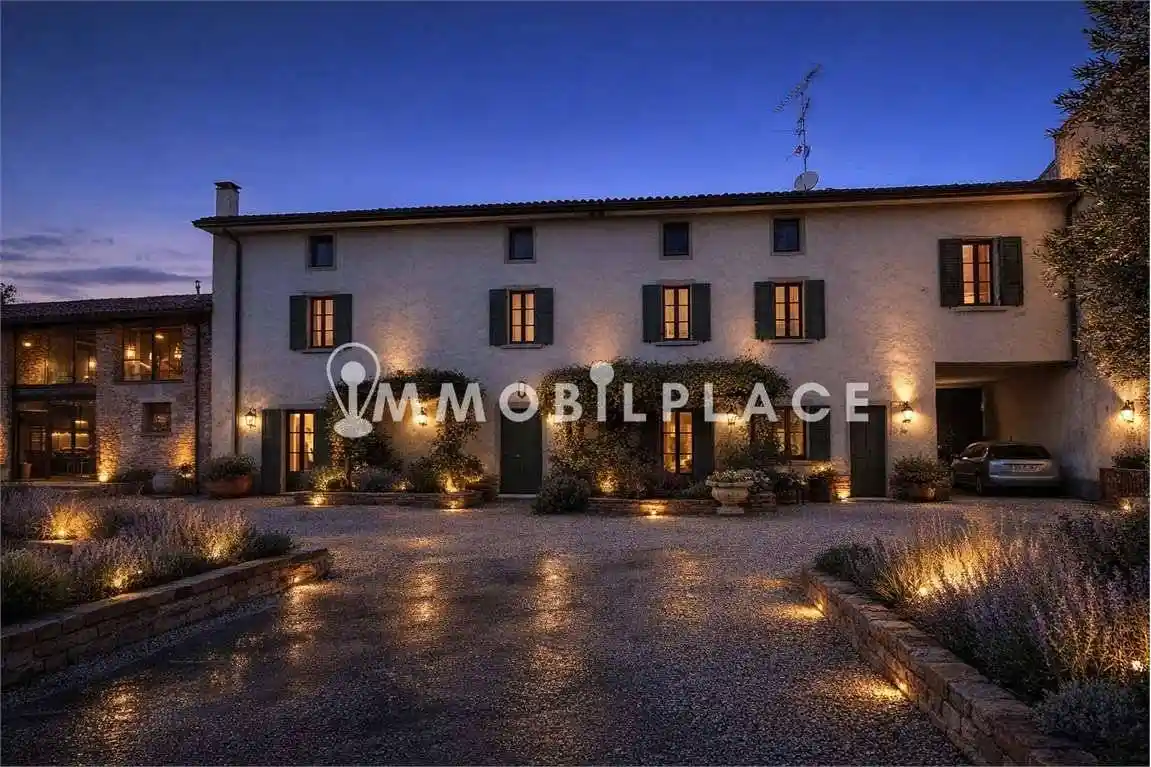 Palazzo - Edificio in vendita a Montichiari