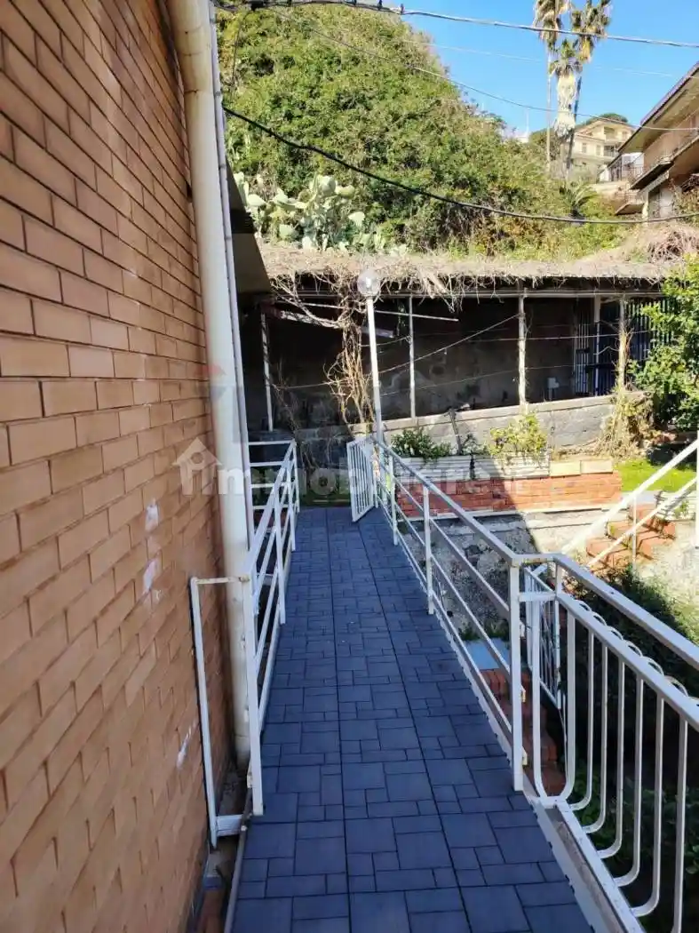 Appartamento in affitto a Aci Castello