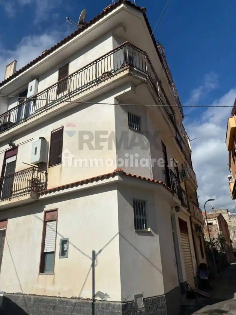 Casa indipendente in vendita a Santa Teresa di Riva