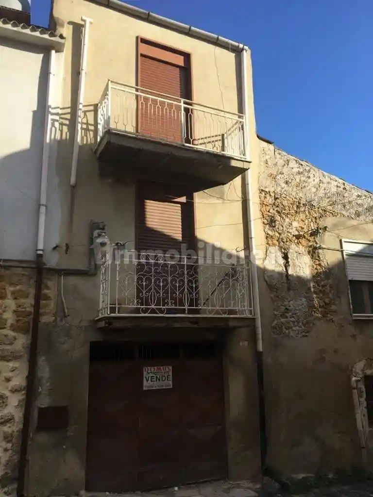 Appartamento in vendita a Naro