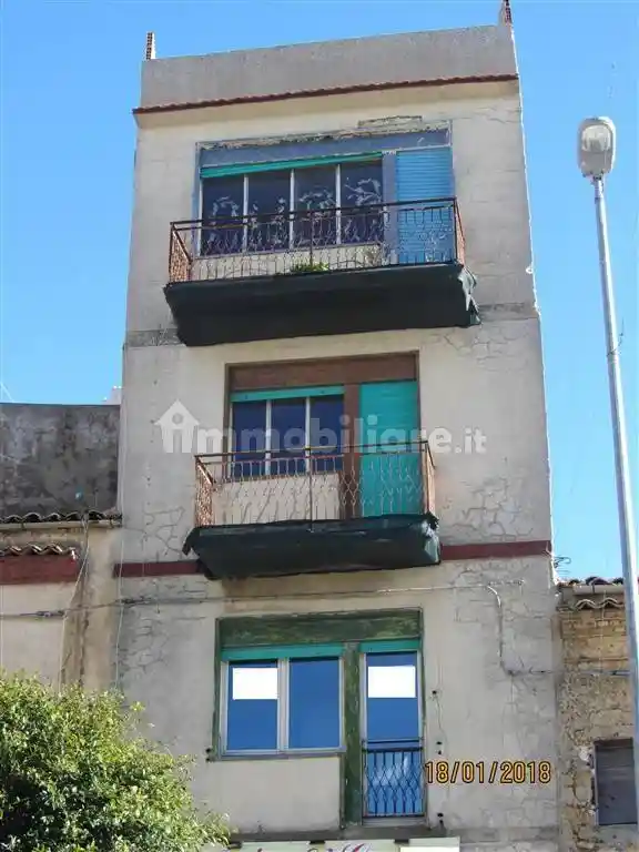 Casa indipendente in affitto a Naro