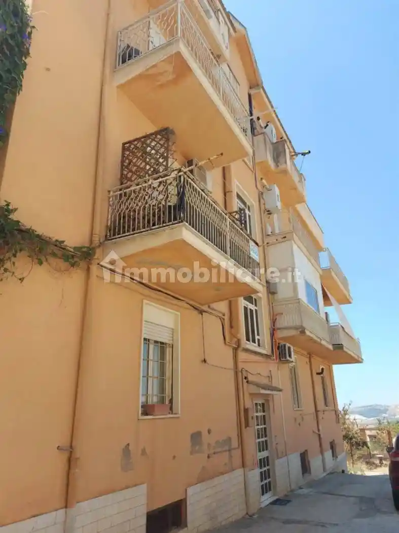 Appartamento in vendita a Naro