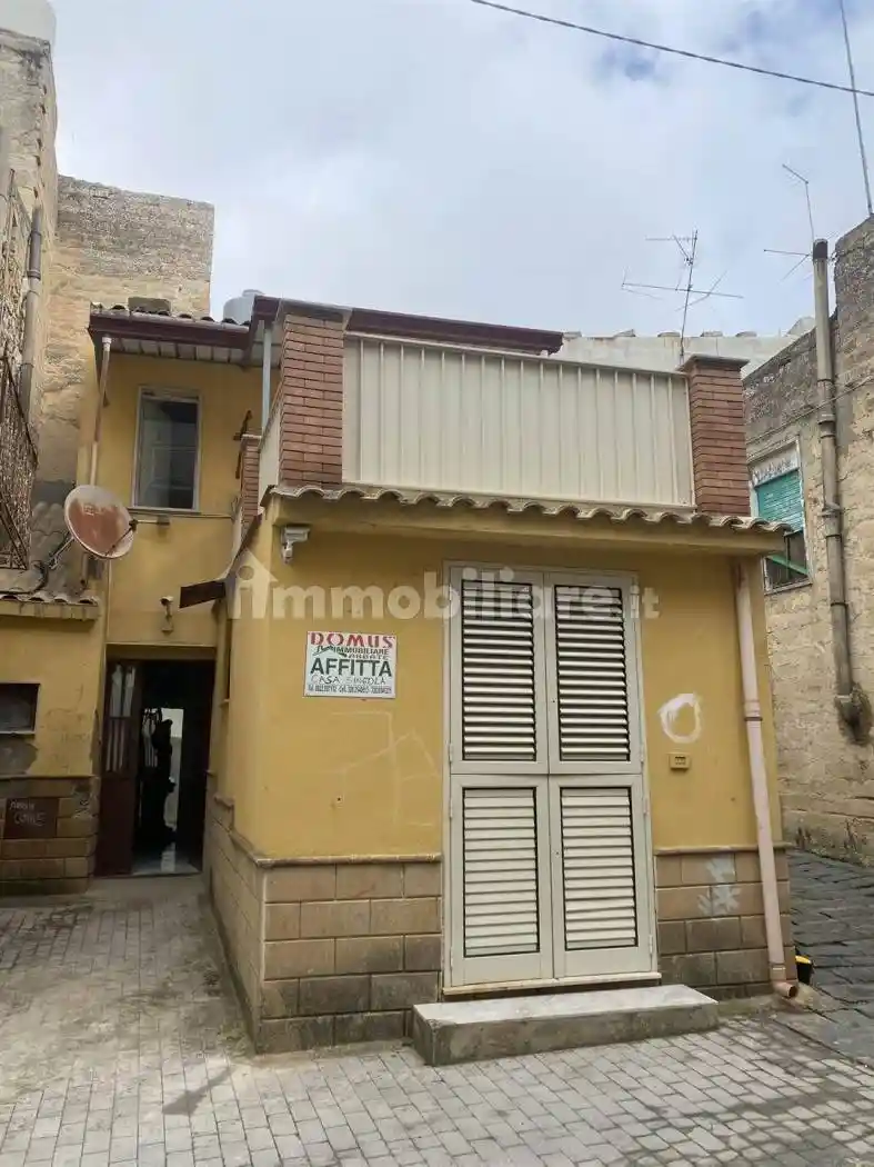 Casa indipendente in affitto a Naro