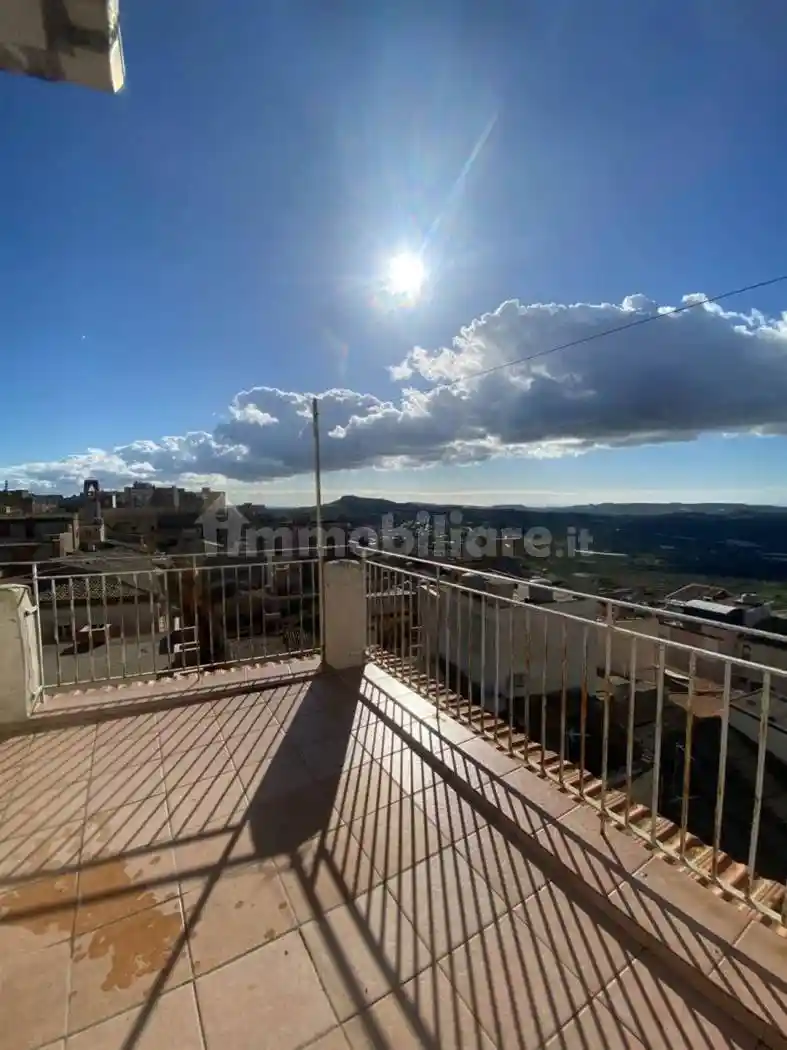 Appartamento in vendita a Naro