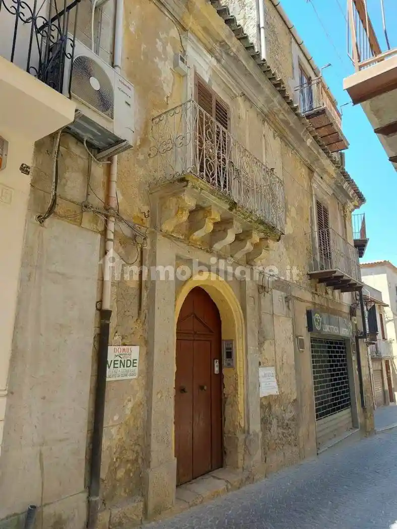 Appartamento in vendita a Naro