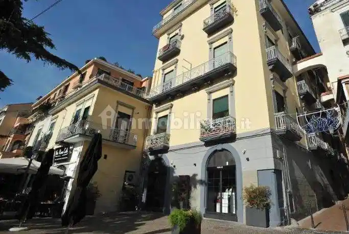 Appartamento in affitto a Salerno