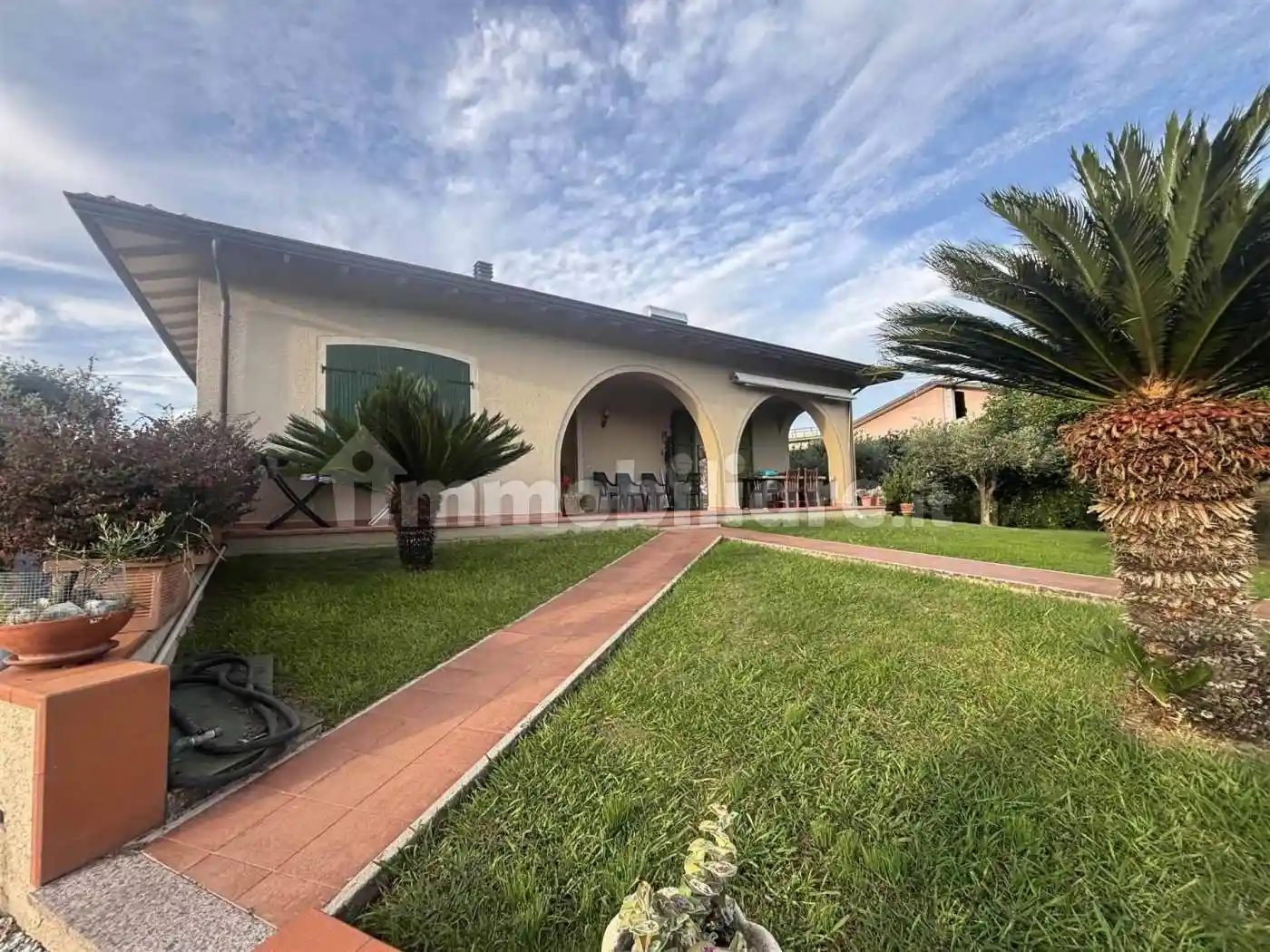 Casa indipendente in vendita a Sarzana