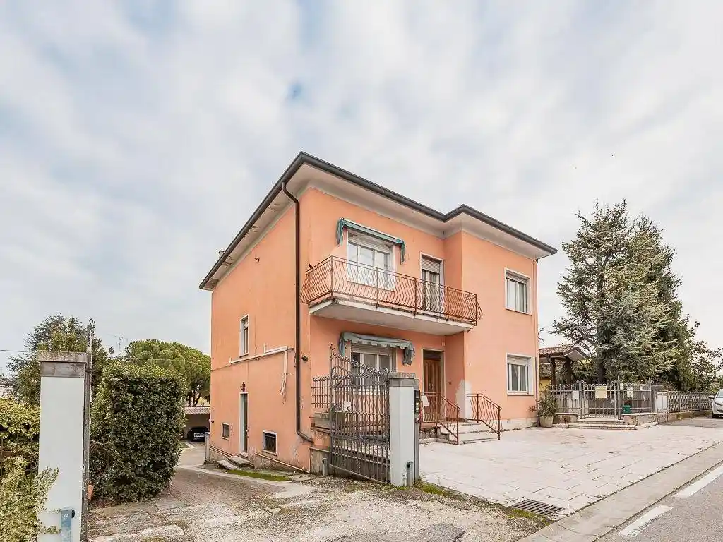 Appartamento in vendita a Sommacampagna