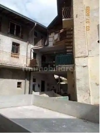 Appartamento in vendita a Gazzada Schianno