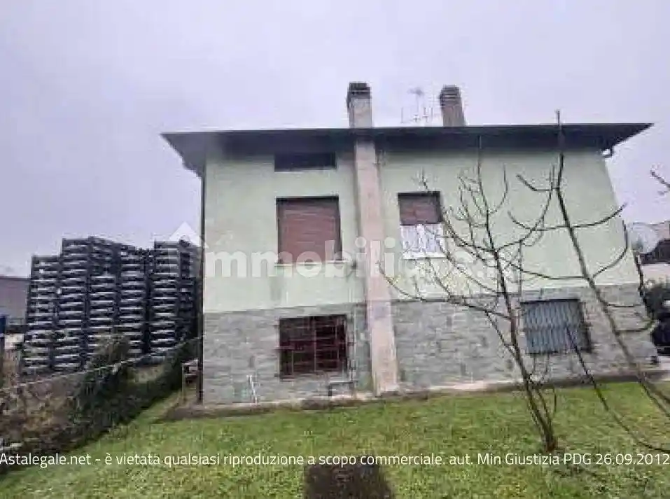 Villa in vendita a Gavirate