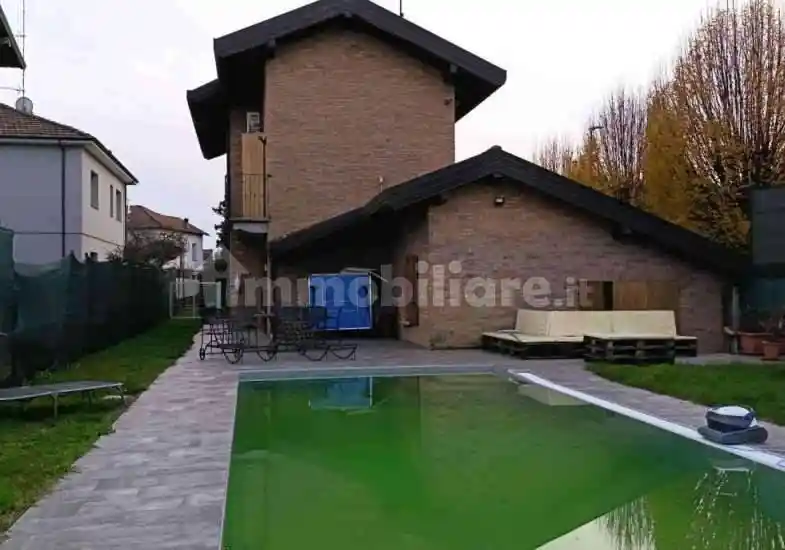 Villa in vendita a Vergiate