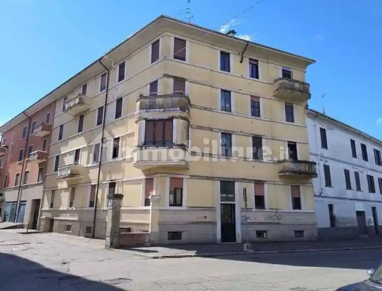 Appartamento in vendita a Novara