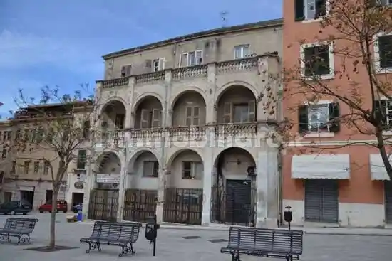 Palazzo - Edificio in vendita a Sassari