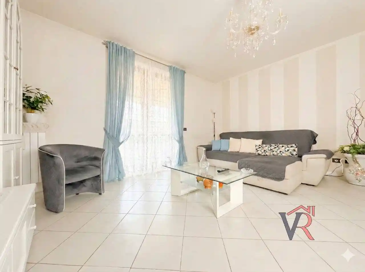 Appartamento in vendita a Dello