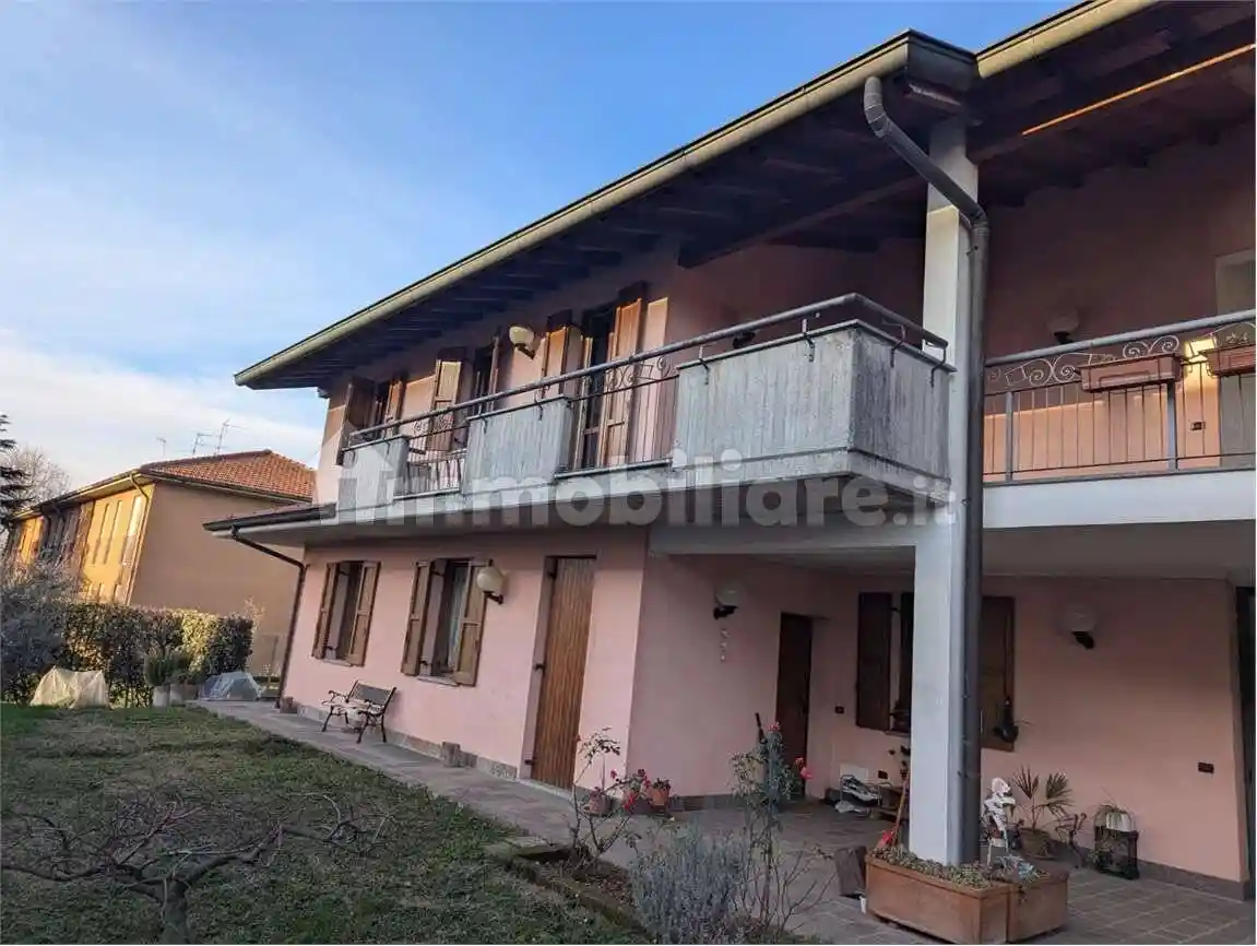 Appartamento in vendita a Trezzano Rosa