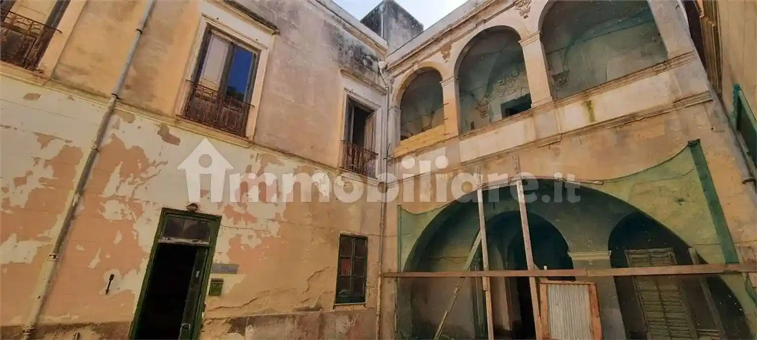 Palazzo - Edificio in vendita a Marsala