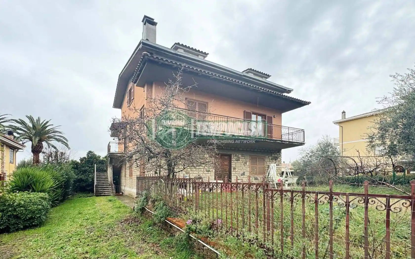 Palazzo - Edificio in vendita a Trevignano Romano