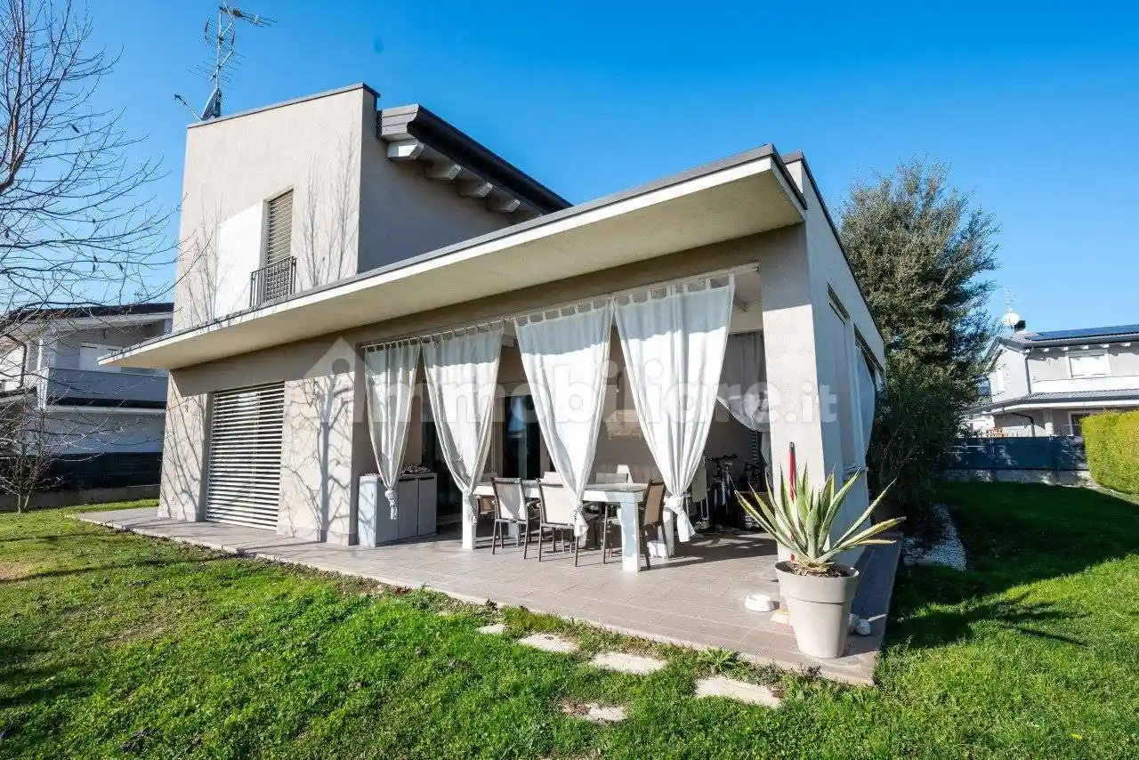 Villa in vendita a Legnago