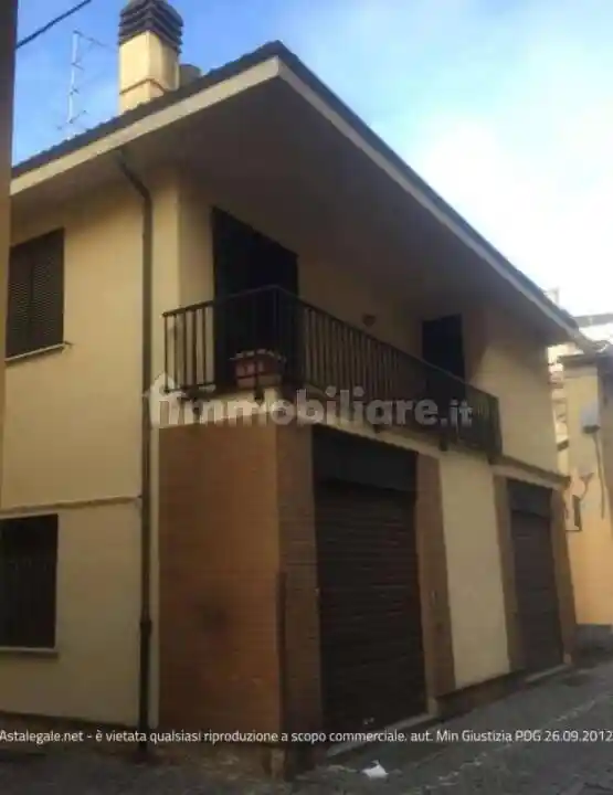 Palazzo - Stabile in vendita a Valenza