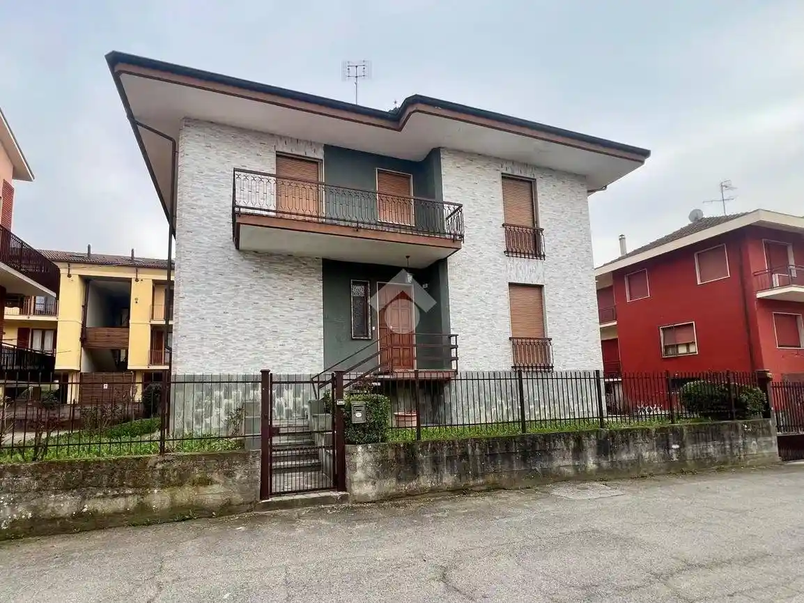 Casa indipendente in vendita a Alba