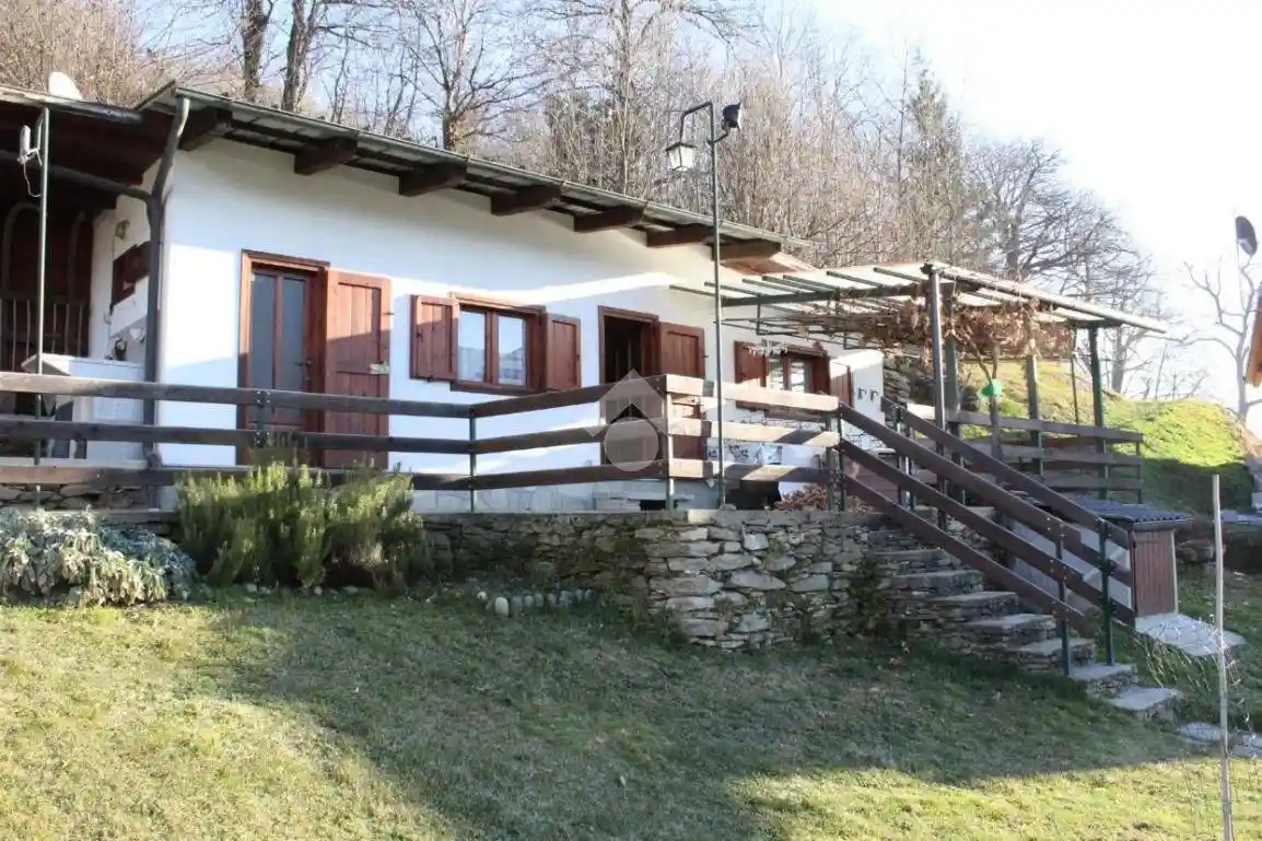 Rustico - Casale in vendita a Frassino