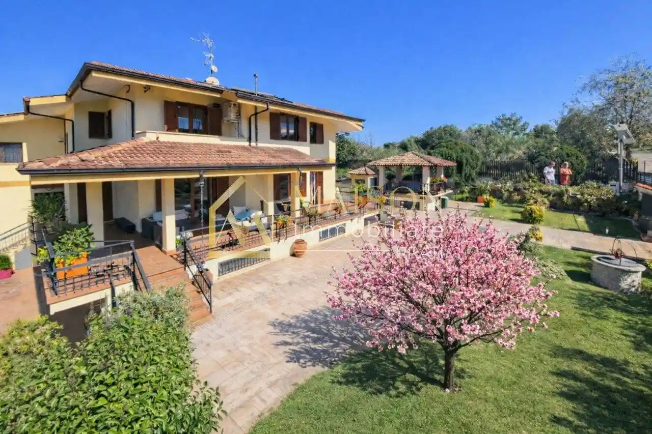 Villa in vendita a Frascati