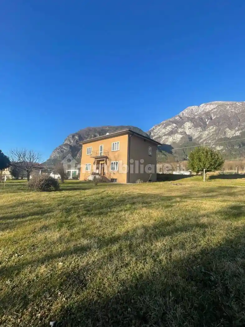 Villa in vendita a Tolmezzo