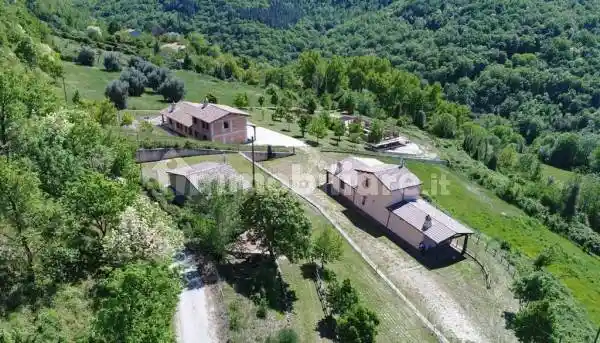 Rustico - Casale in vendita a Rocca Sinibalda