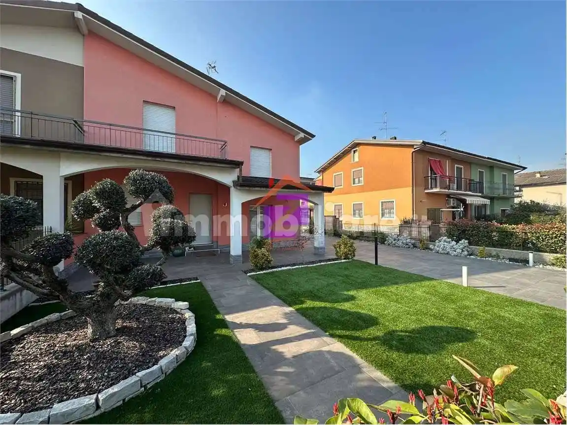 Villa in vendita a Verolanuova